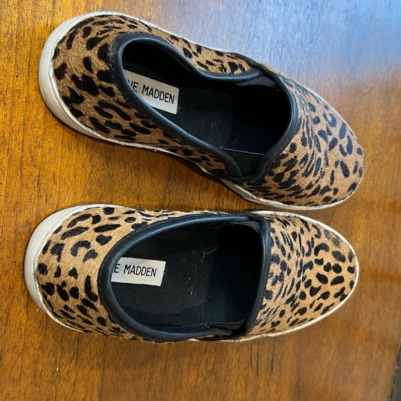 Steve Madden pony hair slip on sneakers - Picture 3 of 5